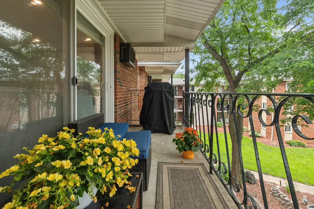 3943 West 104th Street Chicago IL 60655