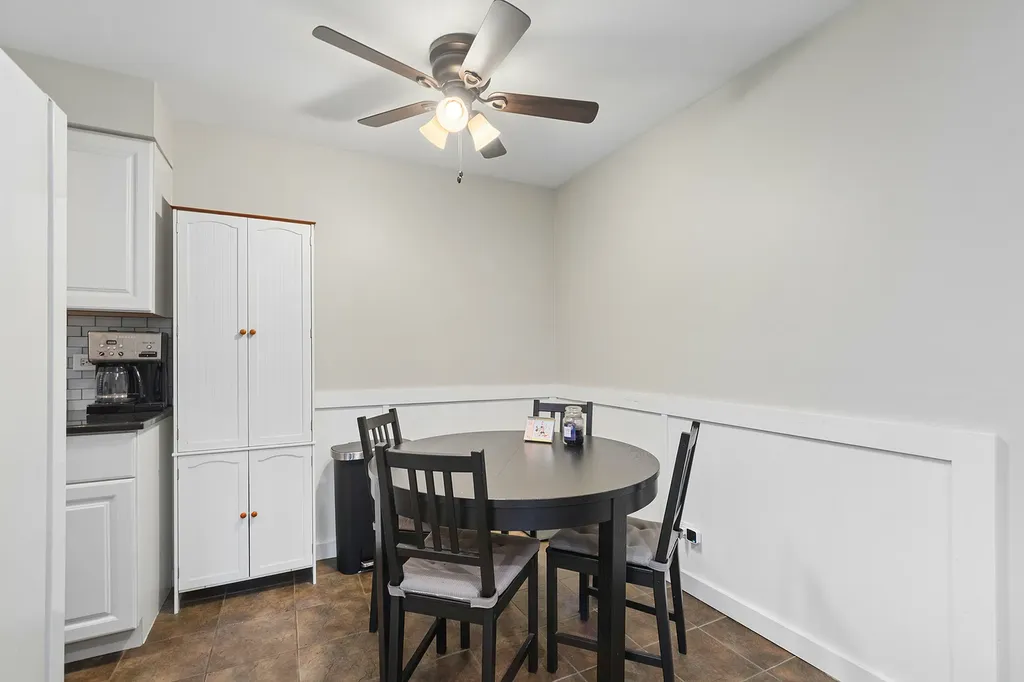3943 West 104th Street Chicago IL 60655