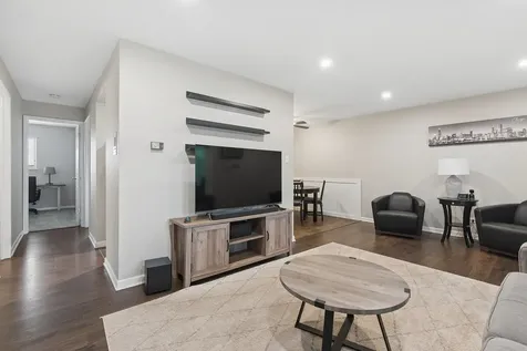 3943 West 104th Street Chicago IL 60655
