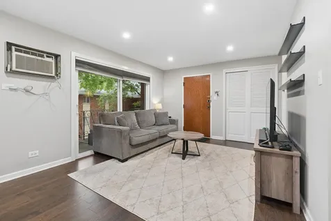 3943 West 104th Street Chicago IL 60655