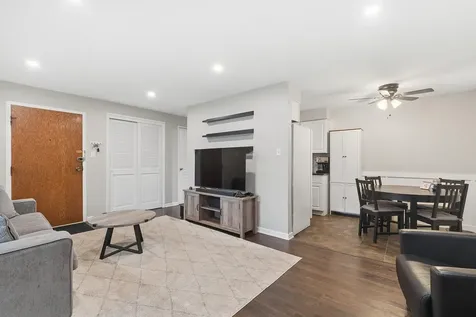 3943 West 104th Street Chicago IL 60655