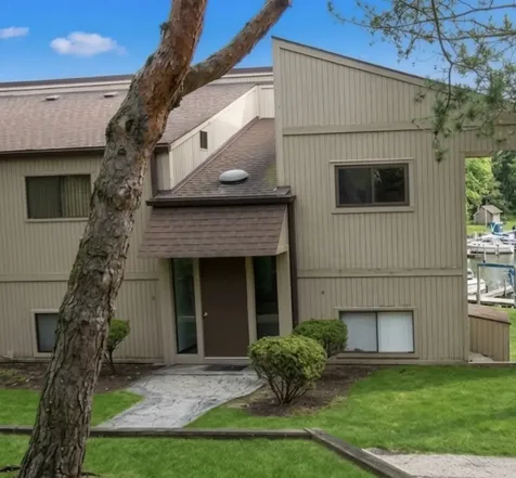 50 Oak Hill Colony Fox Lake IL 60020