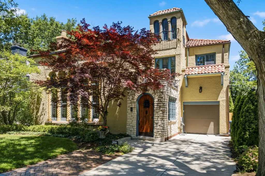 1010 Sheridan Road Wilmette IL 60091