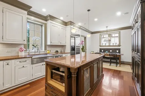 1010 Sheridan Road Wilmette IL 60091