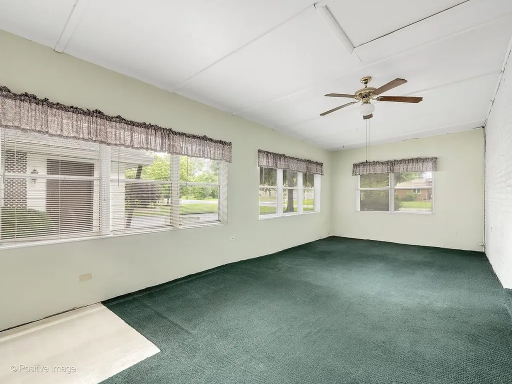 526 67TH Place Willowbrook IL 60527