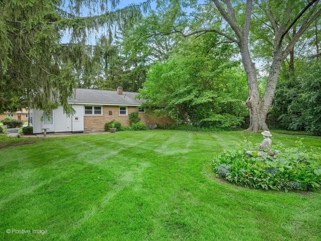 526 67TH Place Willowbrook IL 60527