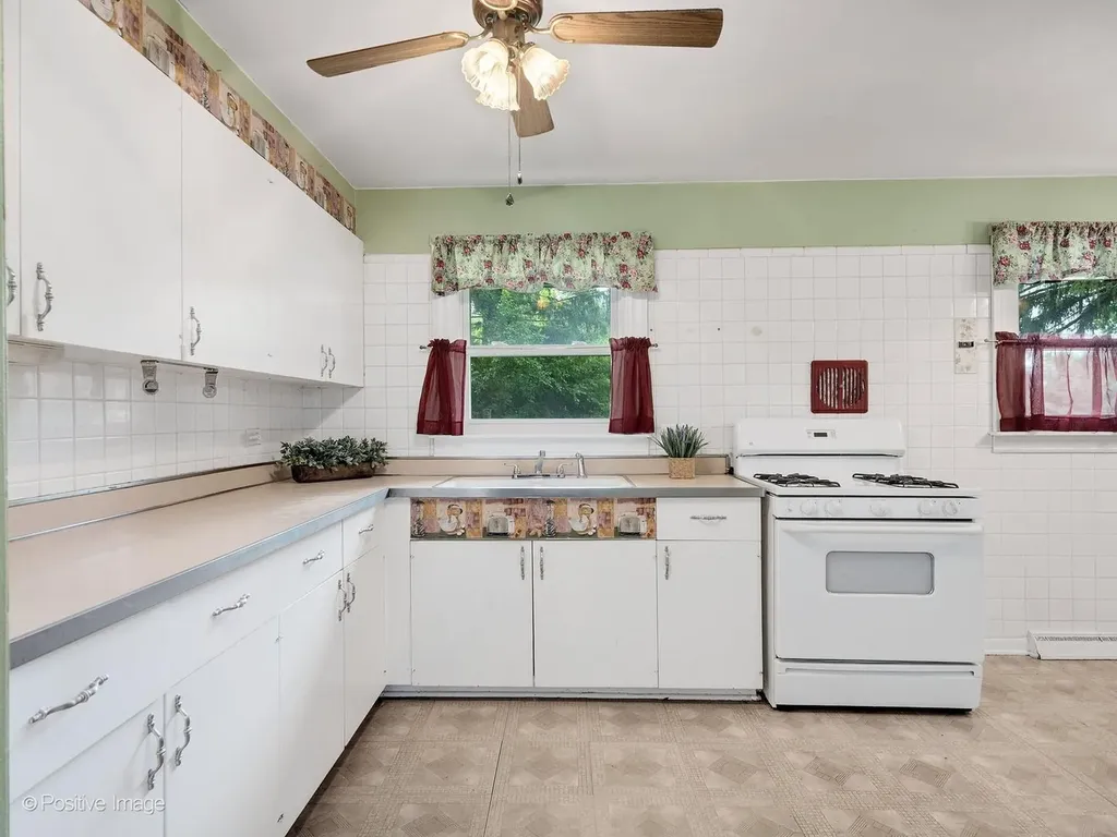 526 67TH Place Willowbrook IL 60527