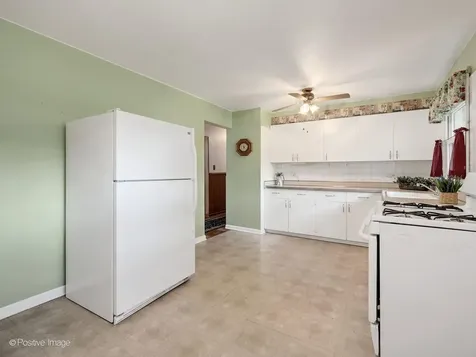 526 67TH Place Willowbrook IL 60527
