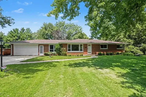 41 East Larkspur Lane Bristol IL 60512