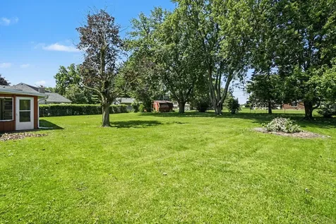 41 East Larkspur Lane Bristol IL 60512
