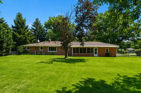 41 East Larkspur Lane Bristol IL 60512