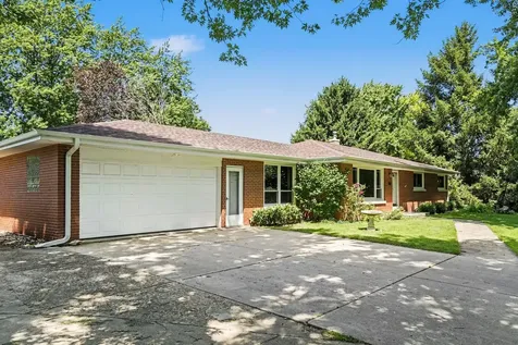41 East Larkspur Lane Bristol IL 60512