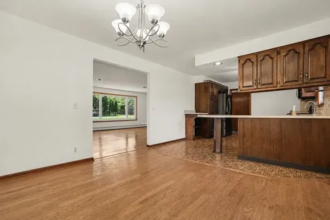 41 East Larkspur Lane Bristol IL 60512