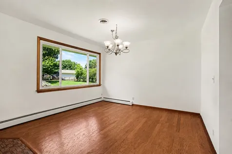 41 East Larkspur Lane Bristol IL 60512
