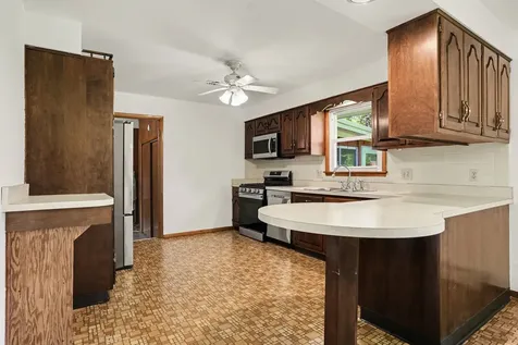 41 East Larkspur Lane Bristol IL 60512