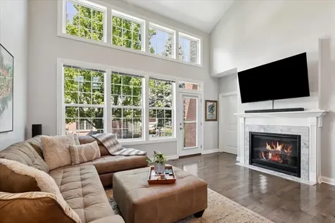 1814 Torrey Parkway Libertyville IL 60048