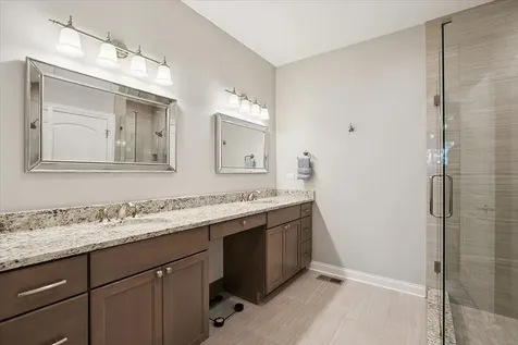 1814 Torrey Parkway Libertyville IL 60048