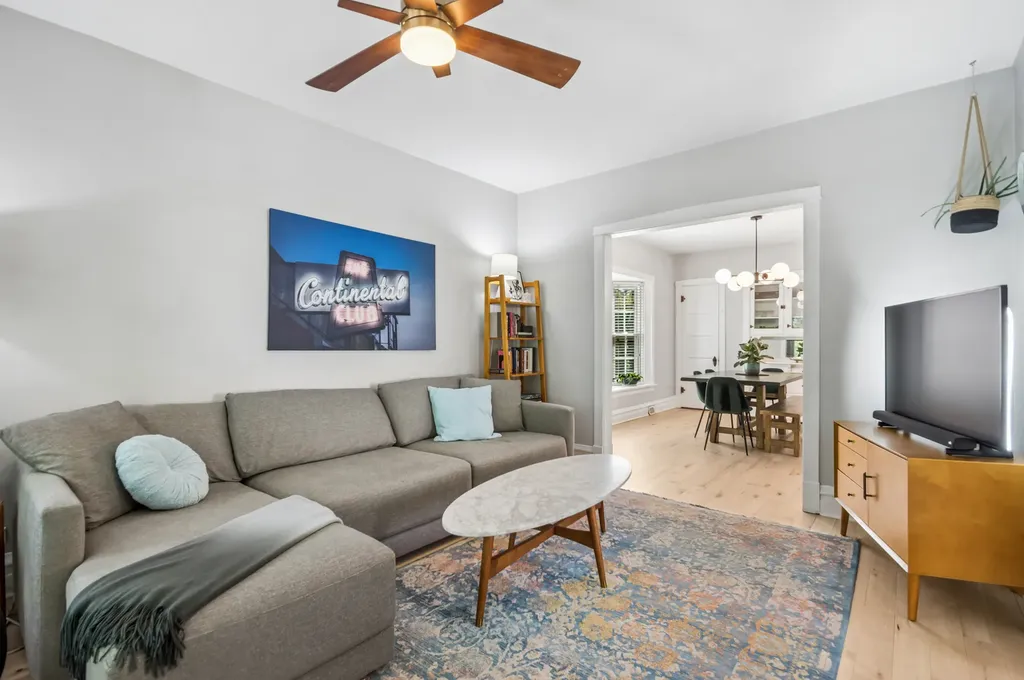 4626 North Kilbourn Avenue Chicago IL 60630