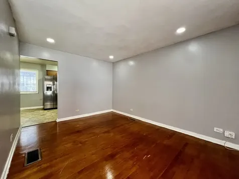 1414 West Chase Avenue Chicago IL 60626