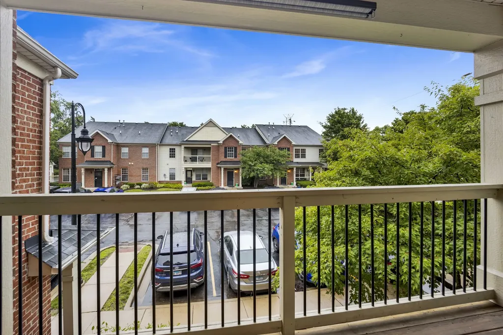 1038 Swift Road Glen Ellyn IL 60137