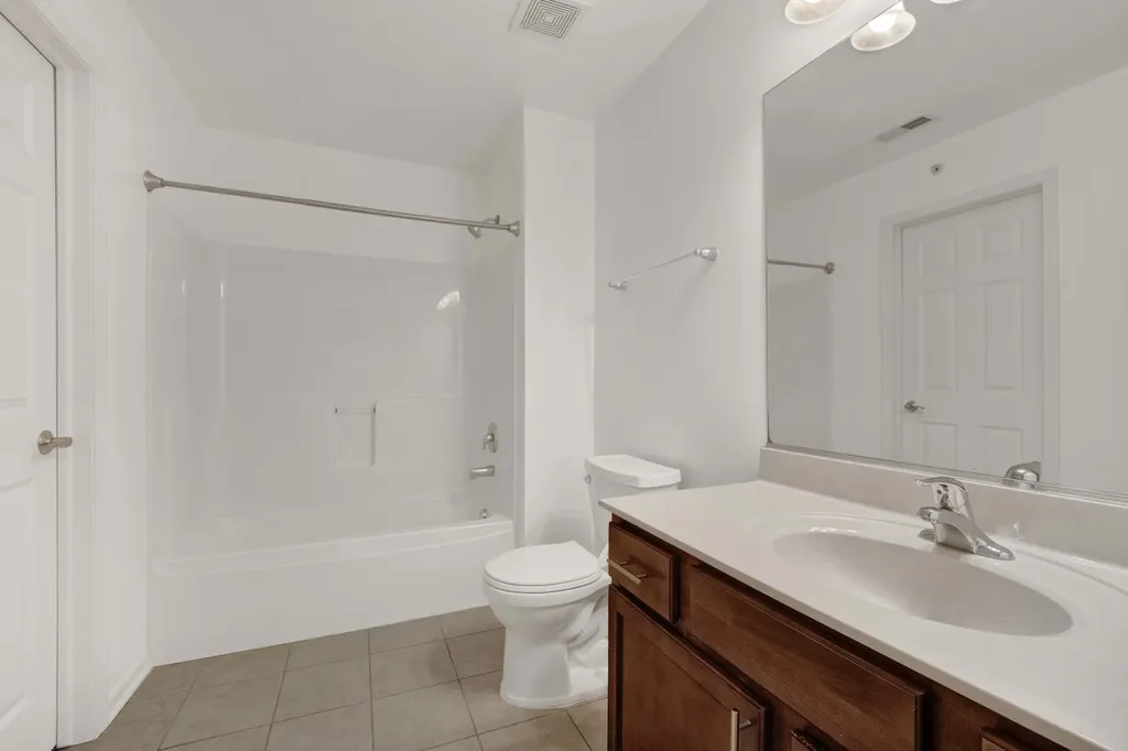 1038 Swift Road Glen Ellyn IL 60137