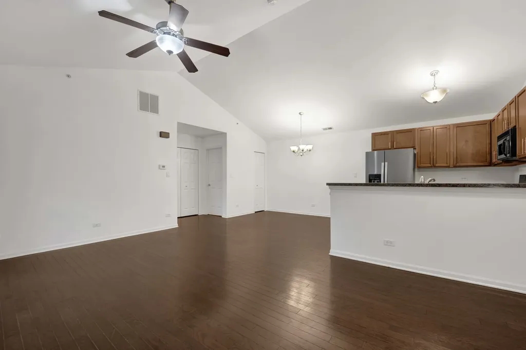 1038 Swift Road Glen Ellyn IL 60137