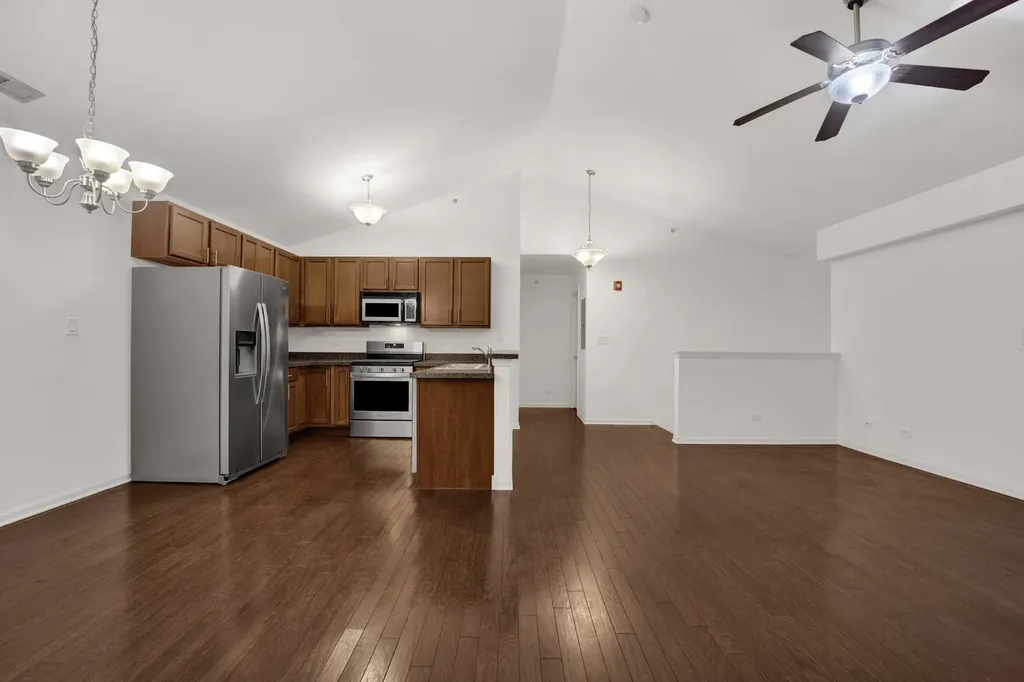 1038 Swift Road Glen Ellyn IL 60137