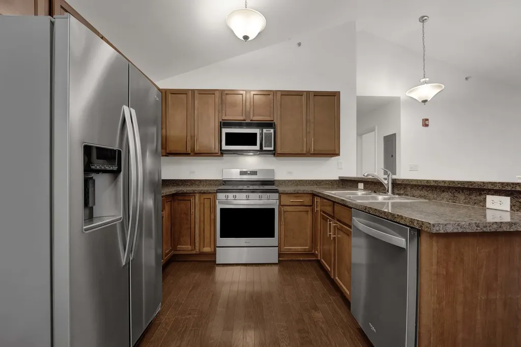 1038 Swift Road Glen Ellyn IL 60137