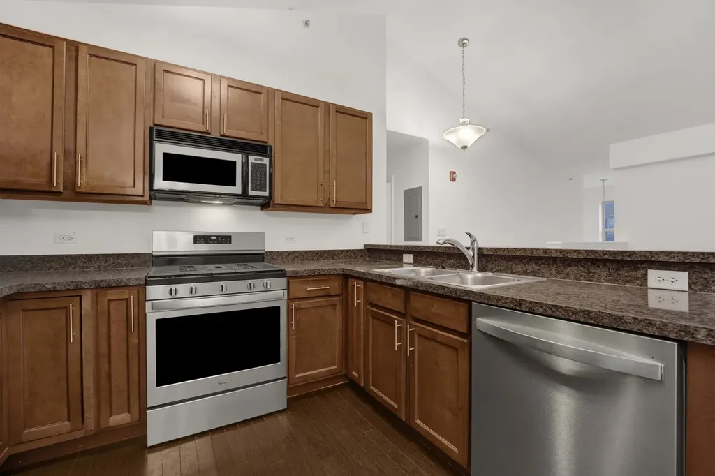 1038 Swift Road Glen Ellyn IL 60137