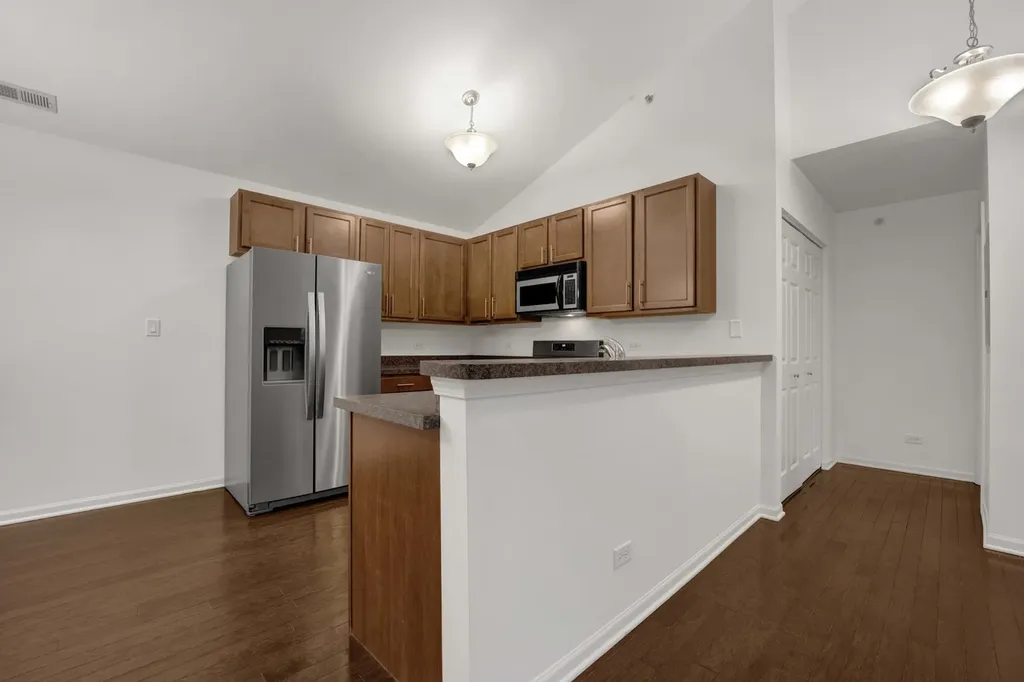 1038 Swift Road Glen Ellyn IL 60137