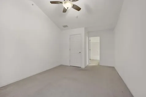 1038 Swift Road Glen Ellyn IL 60137