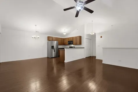 1038 Swift Road Glen Ellyn IL 60137