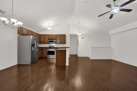1038 Swift Road Glen Ellyn IL 60137