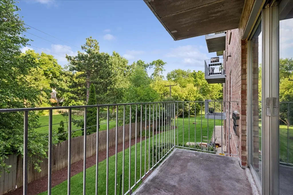 5125 Blodgett Avenue Downers Grove IL 60515