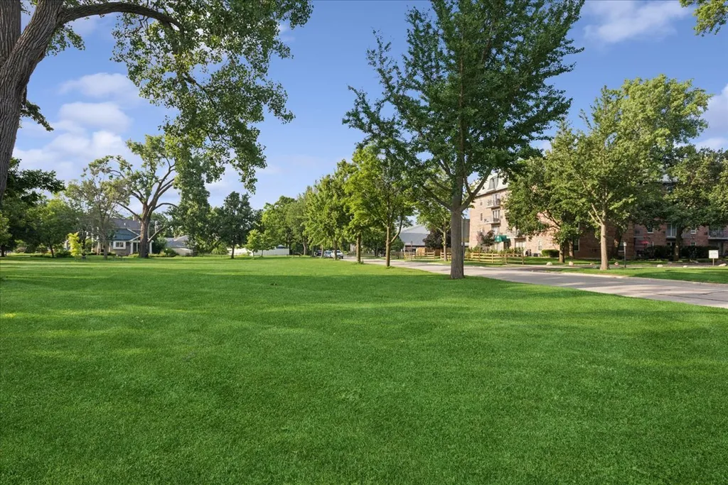 5125 Blodgett Avenue Downers Grove IL 60515