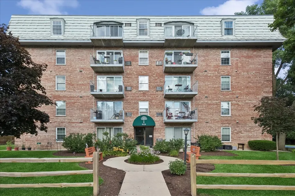 5125 Blodgett Avenue Downers Grove IL 60515