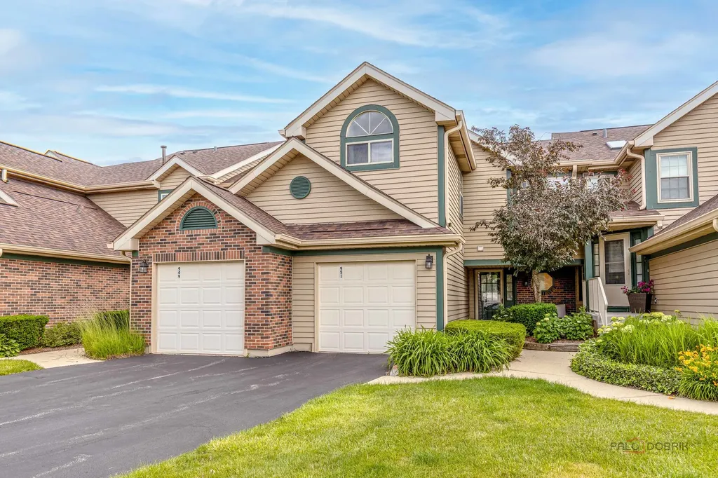 951 Ridgefield Lane Wheeling IL 60090
