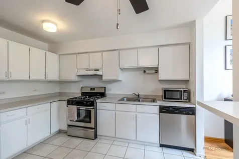 951 Ridgefield Lane Wheeling IL 60090