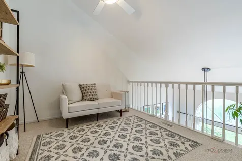 951 Ridgefield Lane Wheeling IL 60090