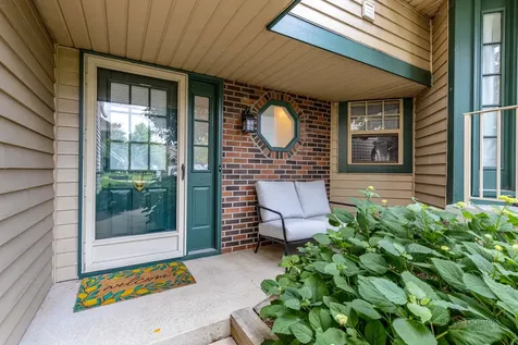 951 Ridgefield Lane Wheeling IL 60090