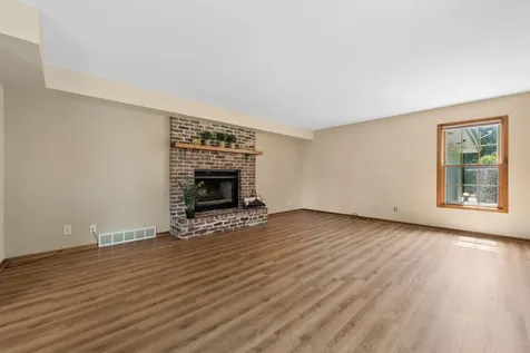 205 Whitaker Court Woodstock IL 60098