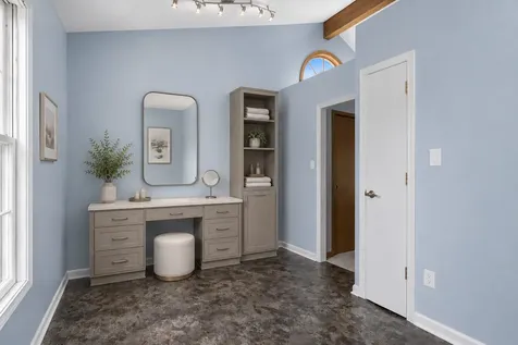 205 Whitaker Court Woodstock IL 60098