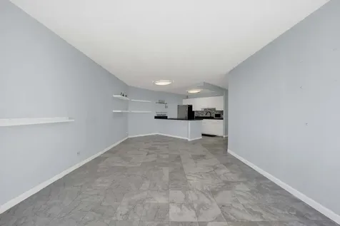 5320 North Sheridan Road Chicago IL 60640