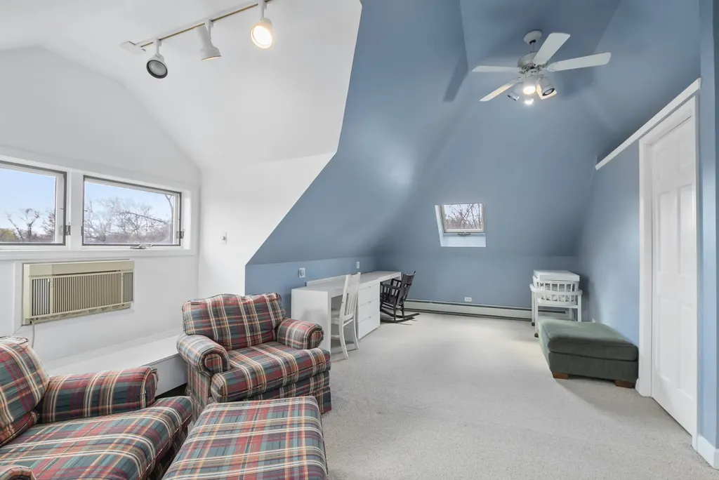 10024 South Leavitt Street Chicago IL 60643