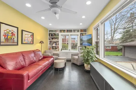 10024 South Leavitt Street Chicago IL 60643