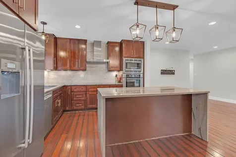 9382 Landings Lane Des Plaines IL 60016