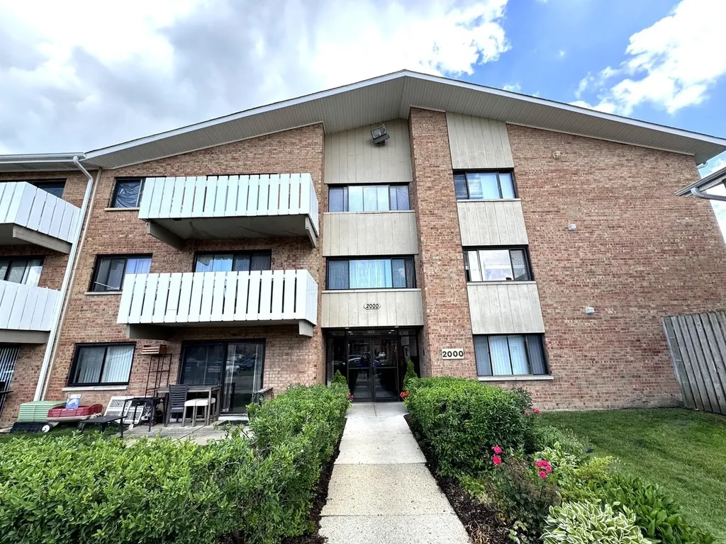 2000 Bayside Drive Palatine IL 60074