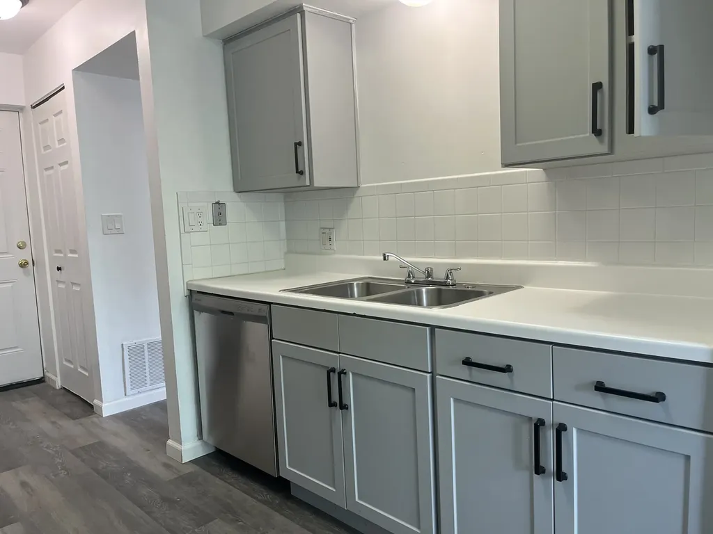 325 Bayview Point Schaumburg IL 60194