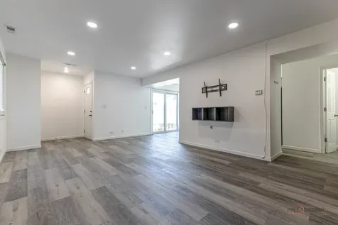 325 Bayview Point Schaumburg IL 60194