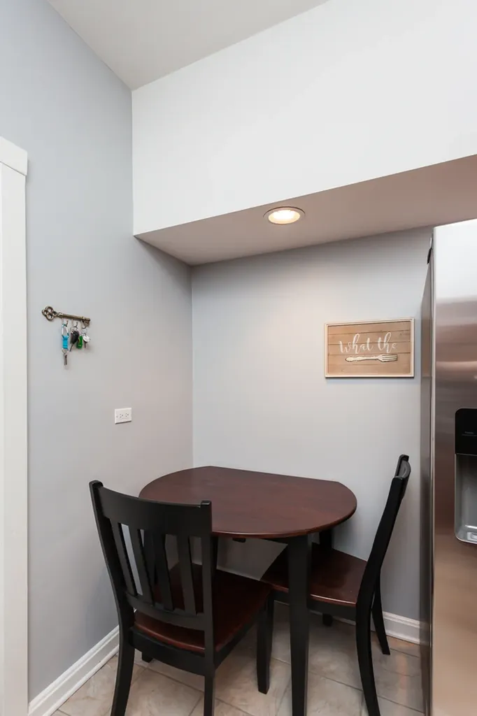 3608 North Pine Grove Avenue Chicago IL 60613